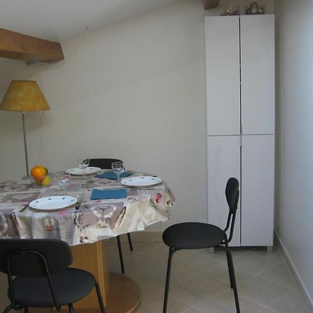 T 2 Avec Velux Sous Les Combes De 34 M2 Leilighet La Londe-les-Maures Eksteriør bilde