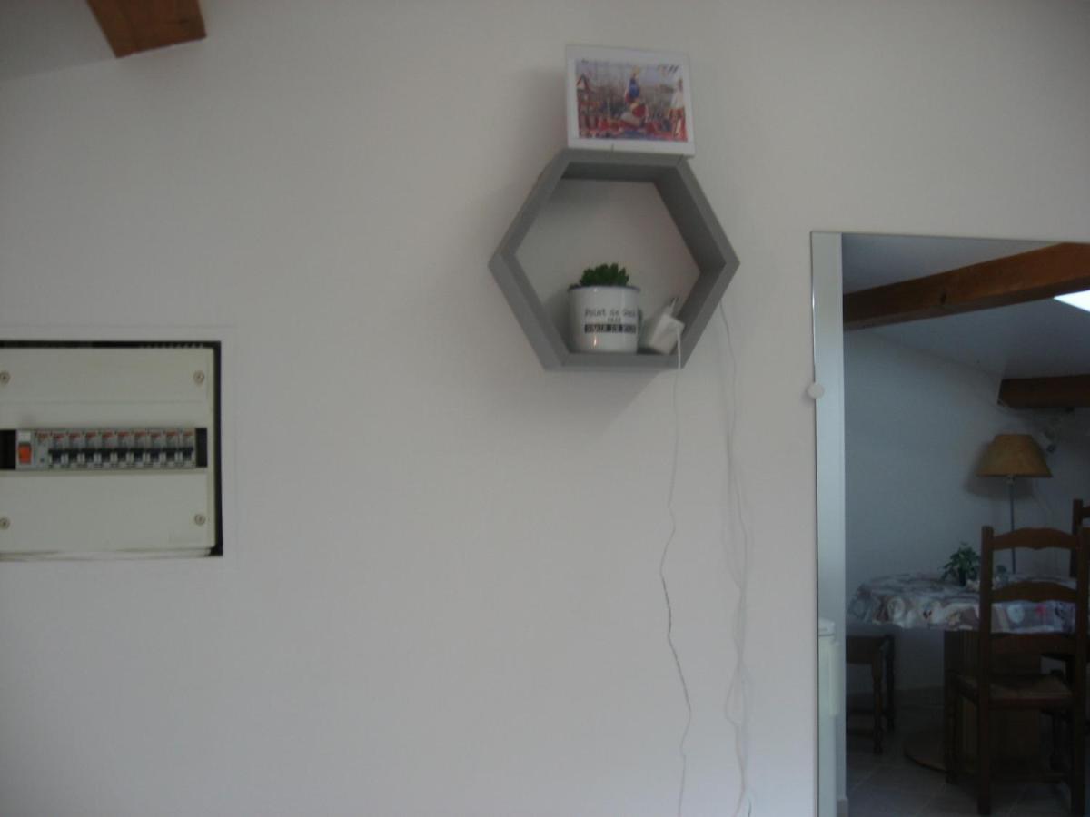 T 2 Avec Velux Sous Les Combes De 34 M2 Leilighet La Londe-les-Maures Eksteriør bilde
