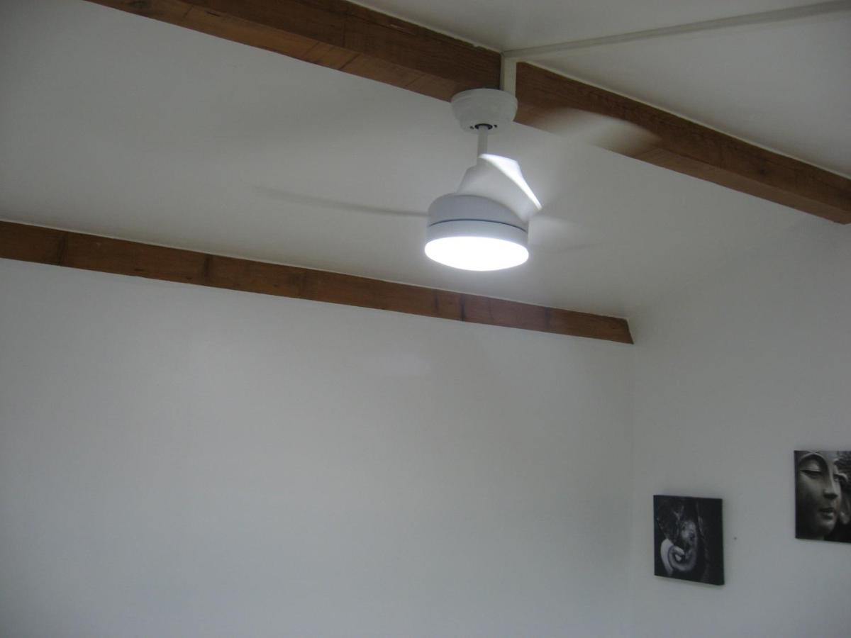 T 2 Avec Velux Sous Les Combes De 34 M2 Leilighet La Londe-les-Maures Eksteriør bilde