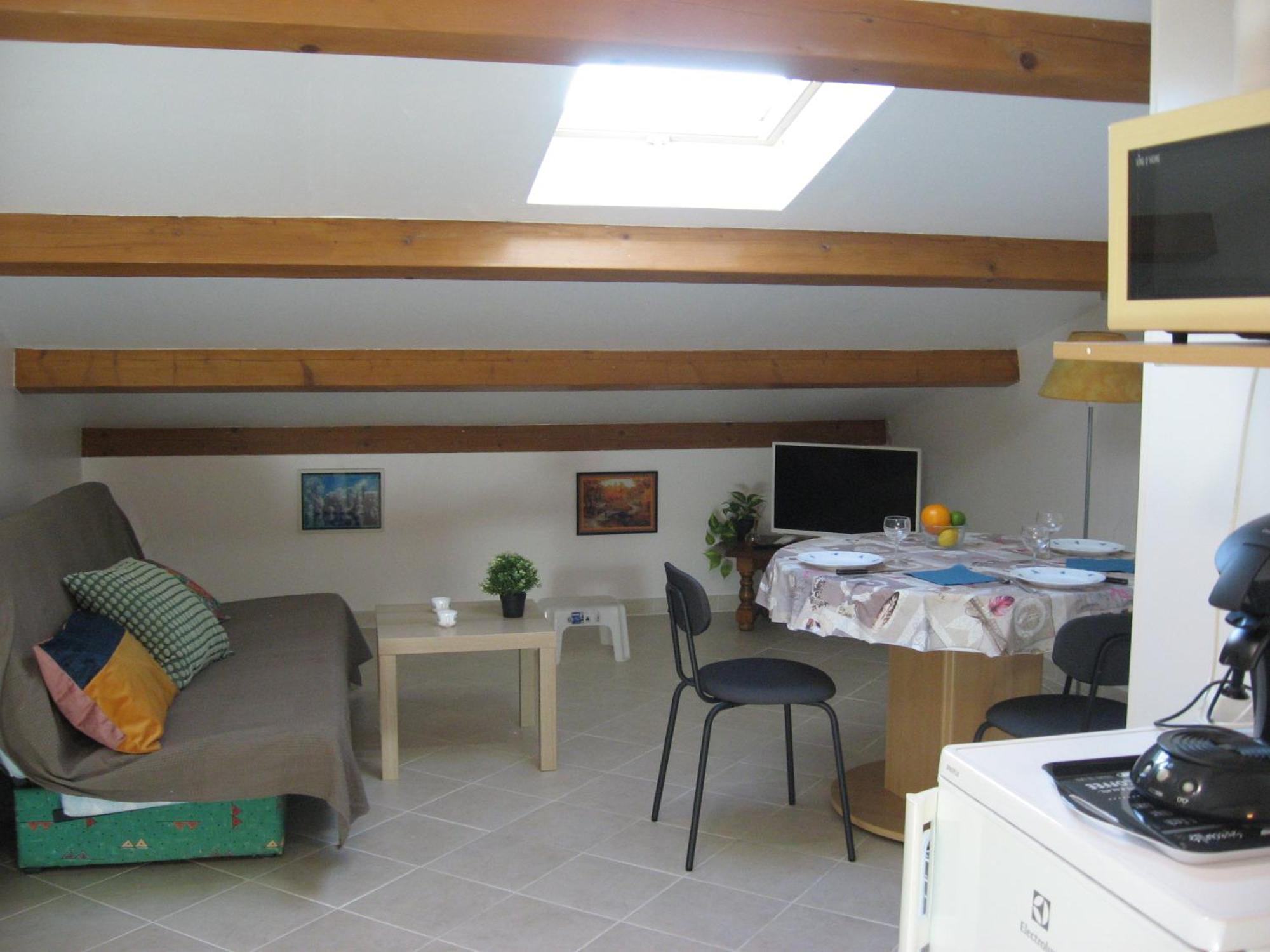 T 2 Avec Velux Sous Les Combes De 34 M2 Leilighet La Londe-les-Maures Eksteriør bilde