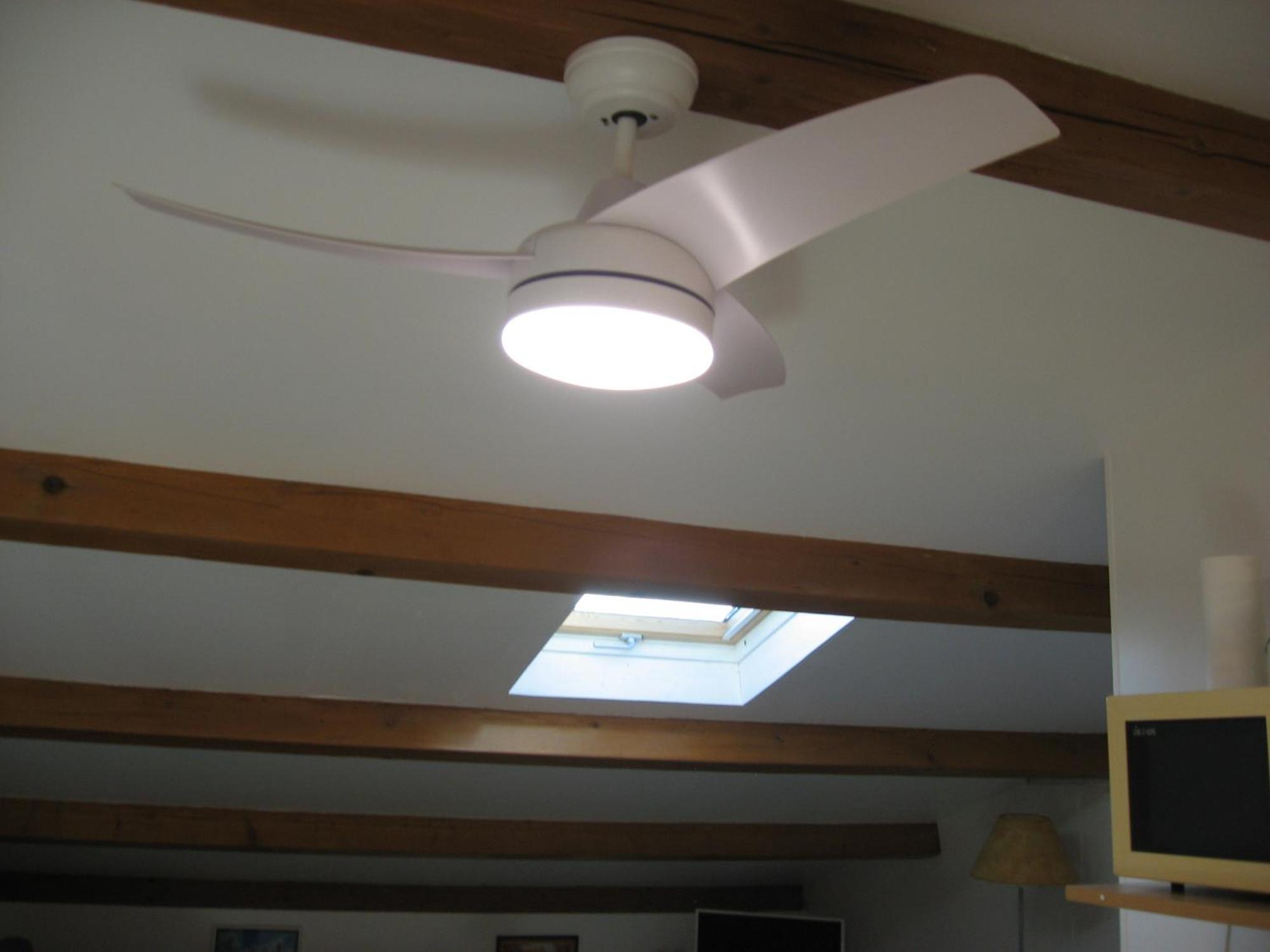 T 2 Avec Velux Sous Les Combes De 34 M2 Leilighet La Londe-les-Maures Eksteriør bilde