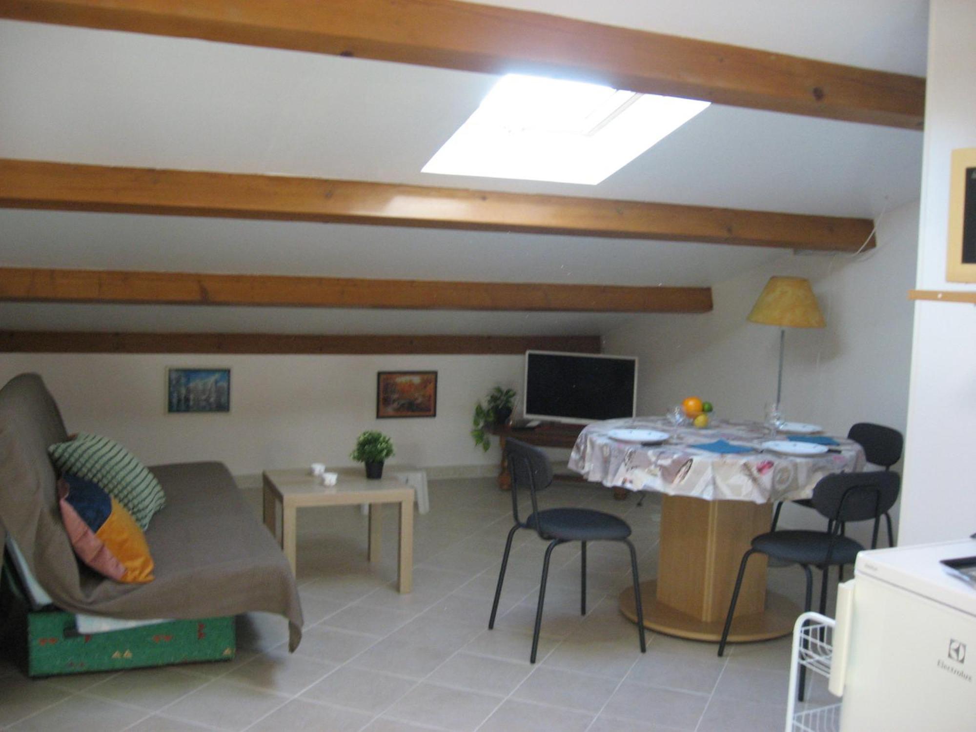 T 2 Avec Velux Sous Les Combes De 34 M2 Leilighet La Londe-les-Maures Eksteriør bilde
